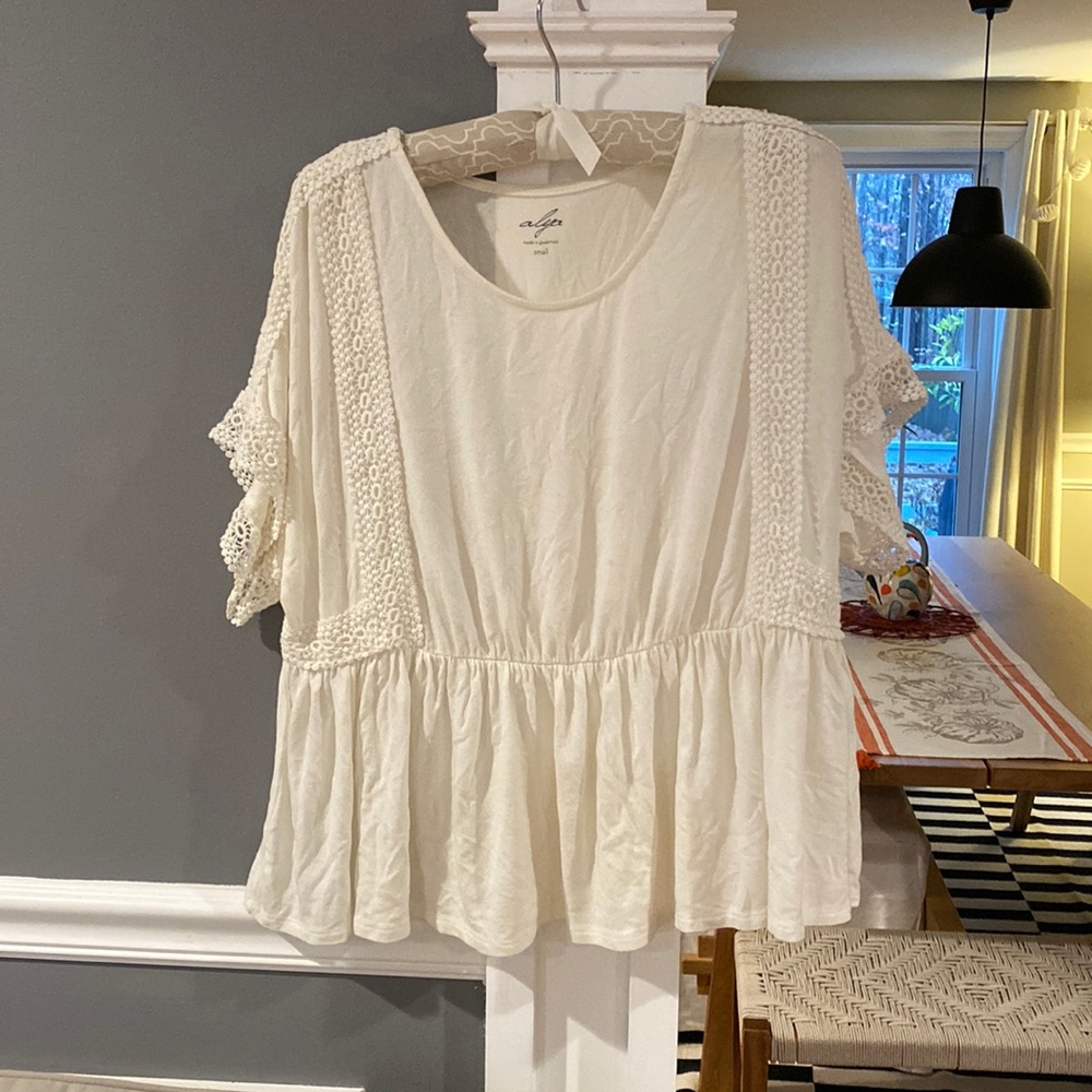 Feminine top with embroidered detail